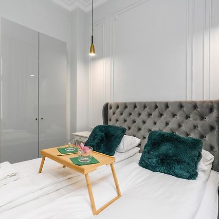 Central Apartments Garbary By Noclegi Renters 포즈난 외부 사진