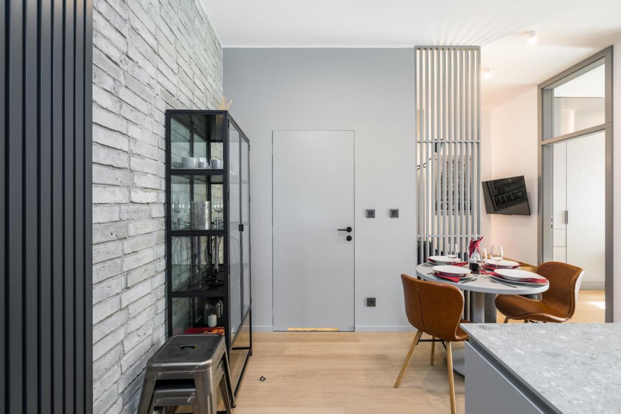 Central Apartments Garbary By Noclegi Renters 포즈난 외부 사진