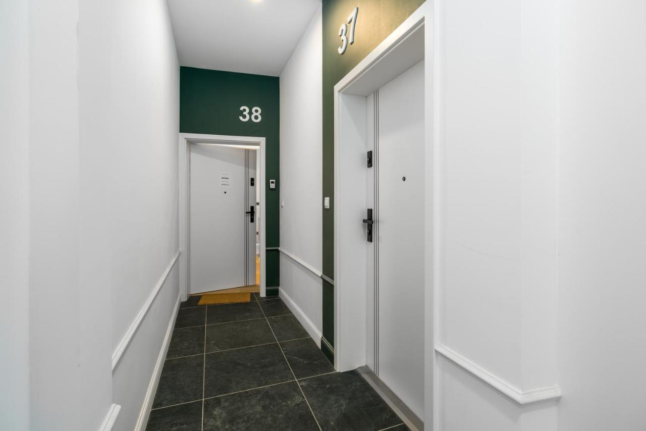 Central Apartments Garbary By Noclegi Renters 포즈난 외부 사진