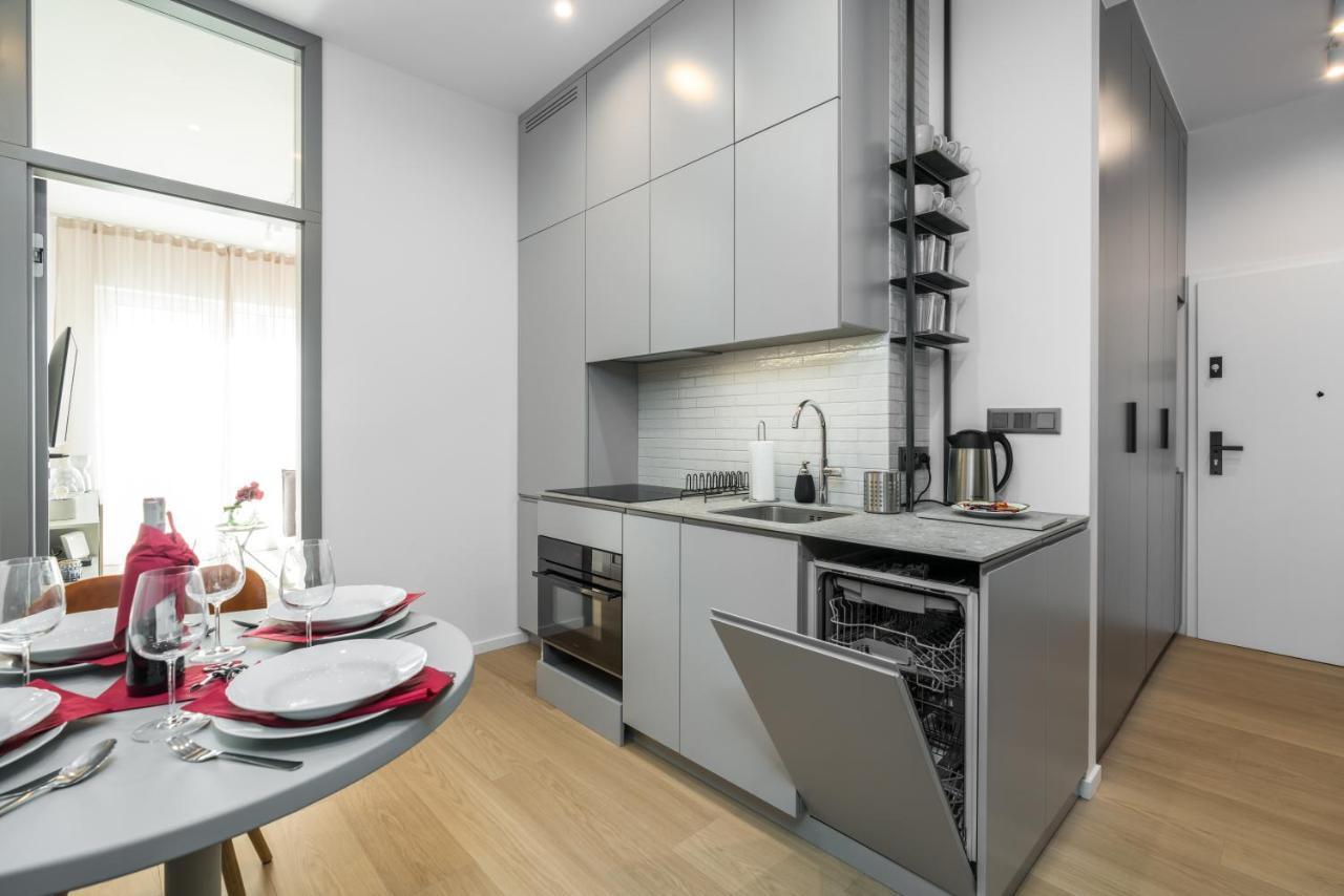 Central Apartments Garbary By Noclegi Renters 포즈난 외부 사진