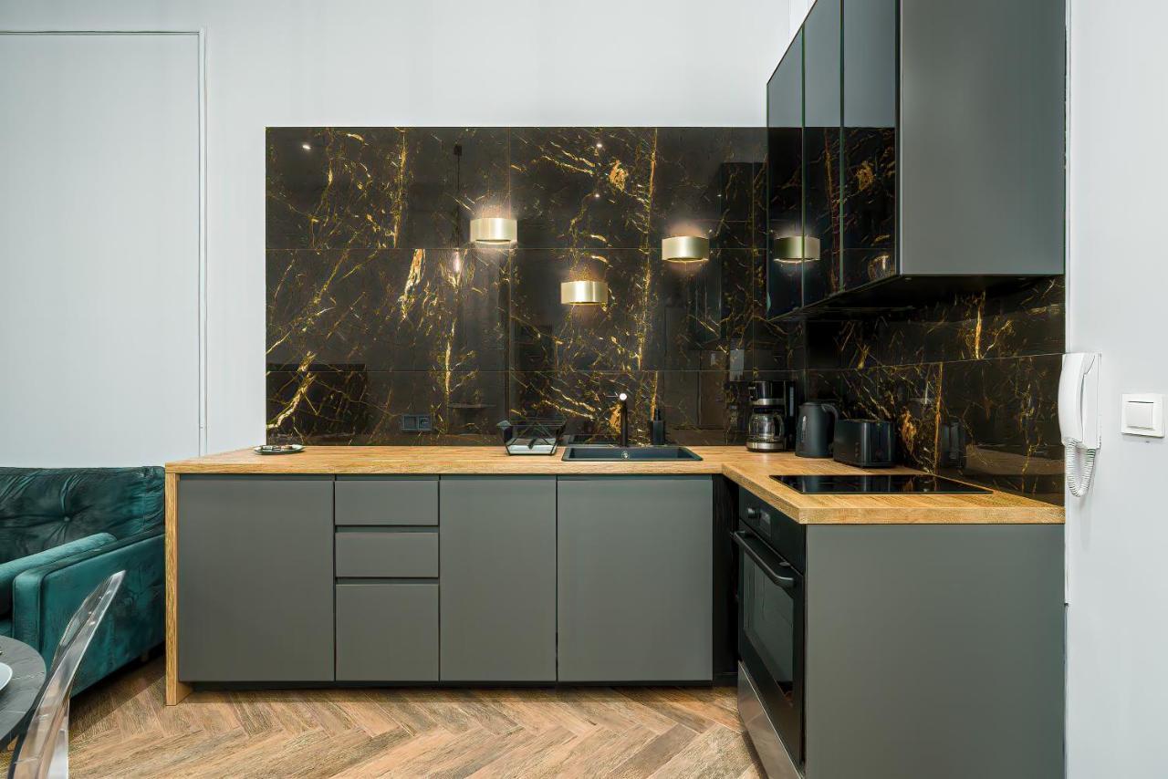 Central Apartments Garbary By Noclegi Renters 포즈난 외부 사진