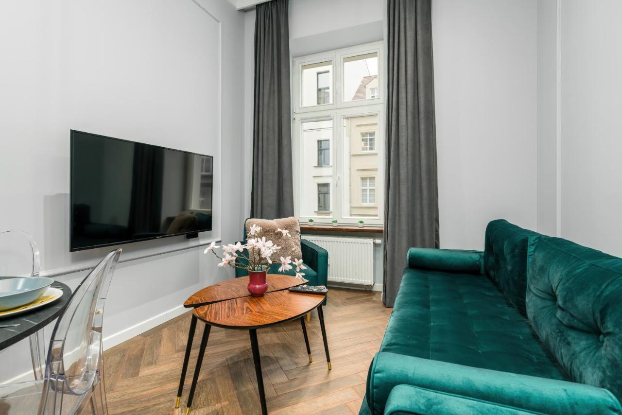 Central Apartments Garbary By Noclegi Renters 포즈난 외부 사진