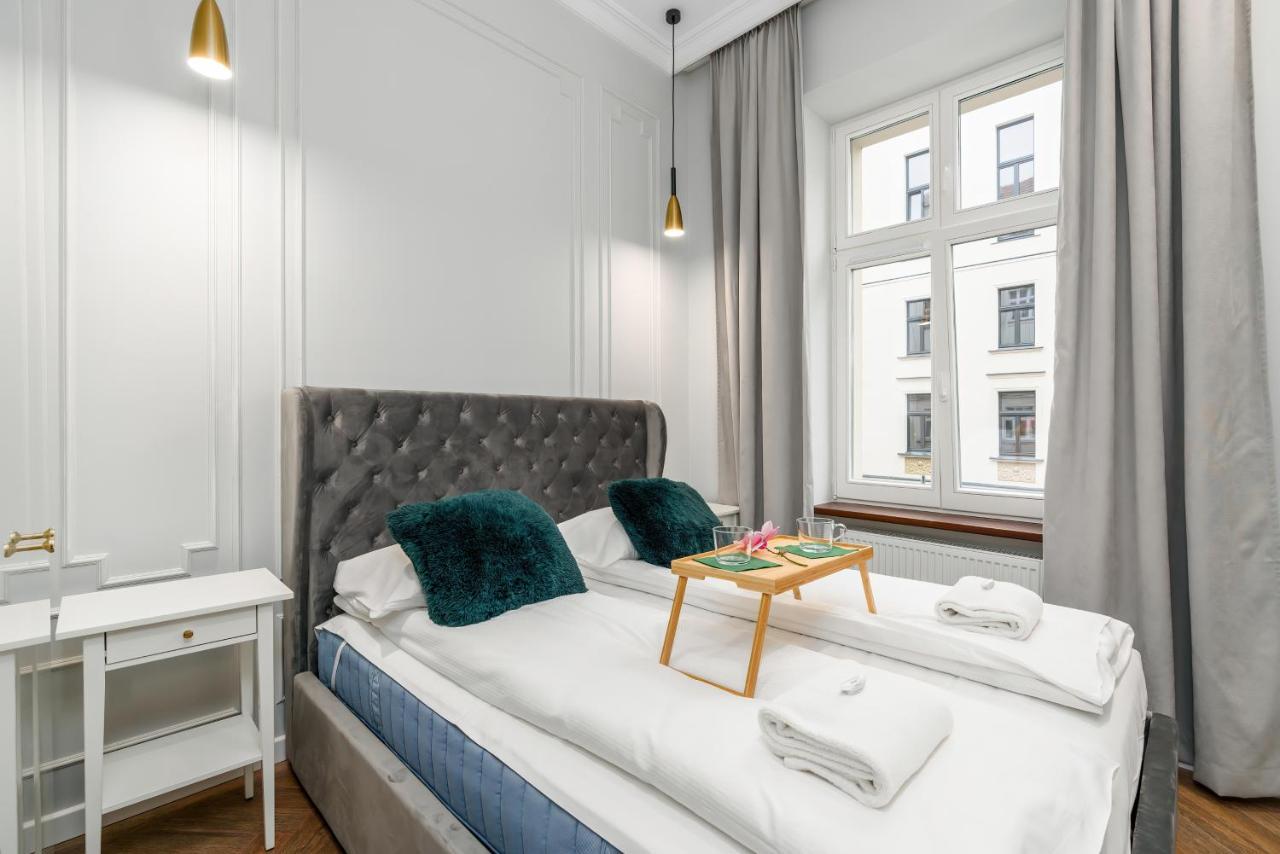 Central Apartments Garbary By Noclegi Renters 포즈난 외부 사진