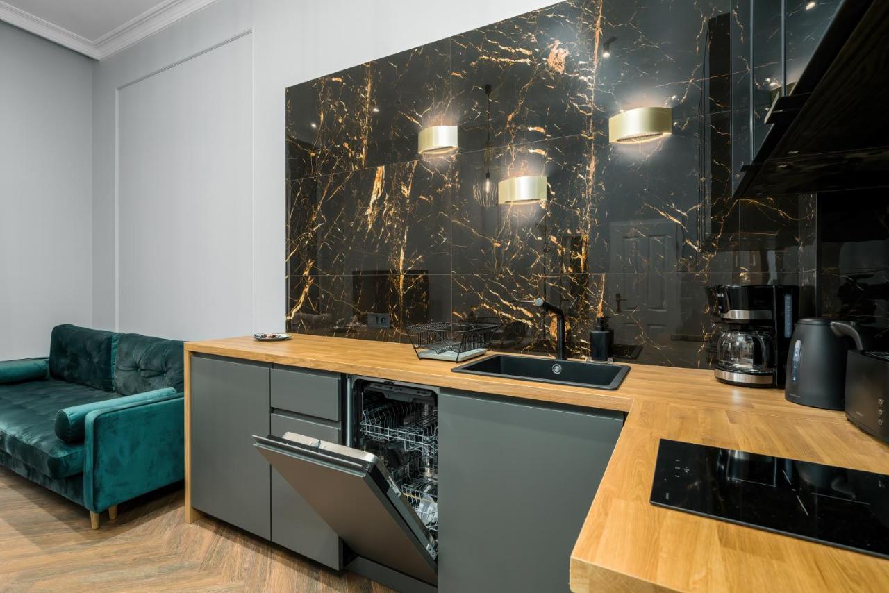 Central Apartments Garbary By Noclegi Renters 포즈난 외부 사진