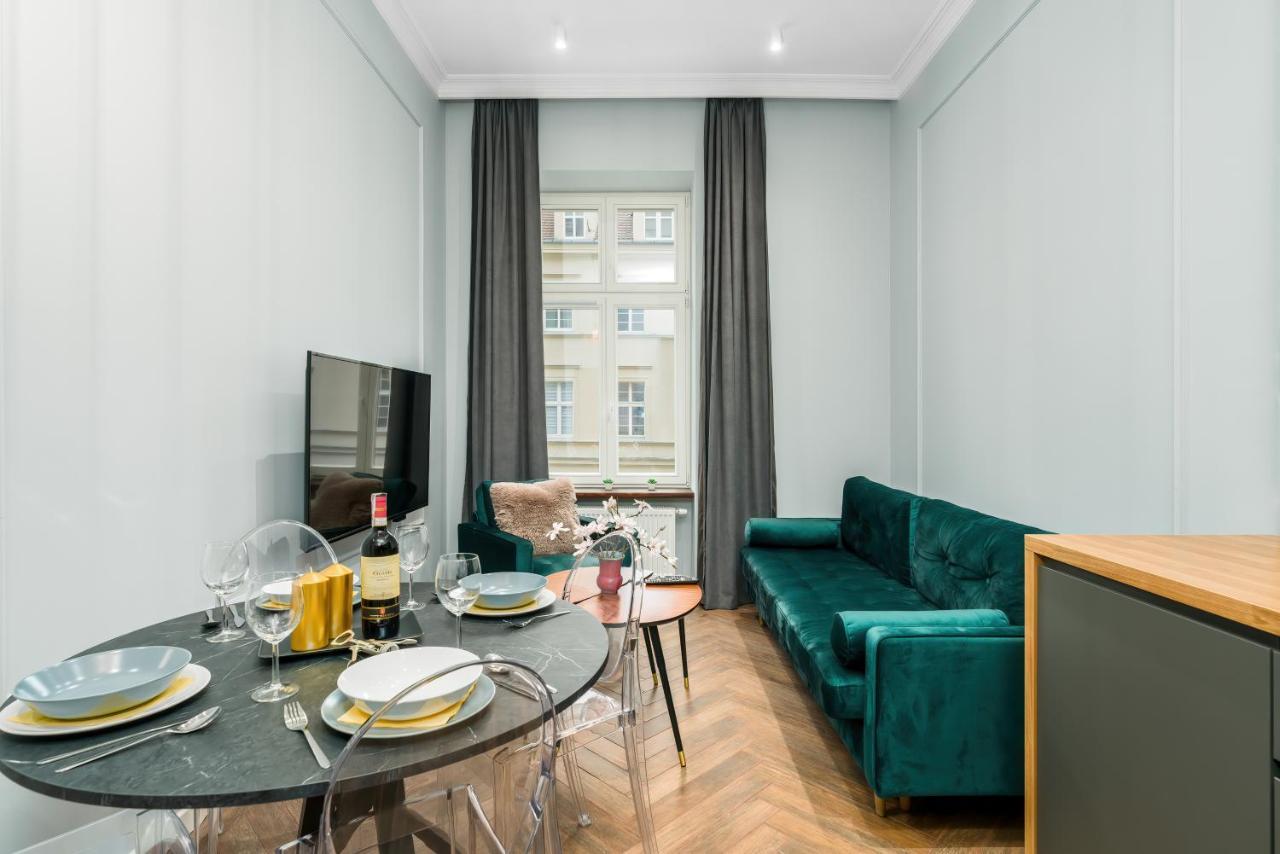 Central Apartments Garbary By Noclegi Renters 포즈난 외부 사진